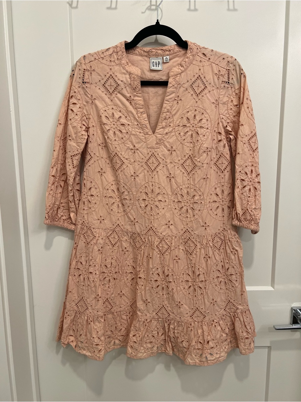 GAP Women's Peach Eyelet Lace V-Neck Casual Dress